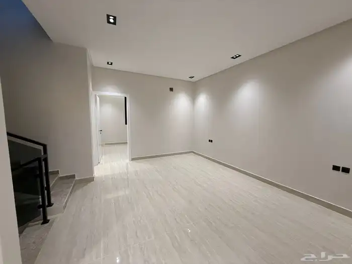 فيلا درج صالة فاخرة مساحة 200 متر مقابل القريه الشعبيه 14