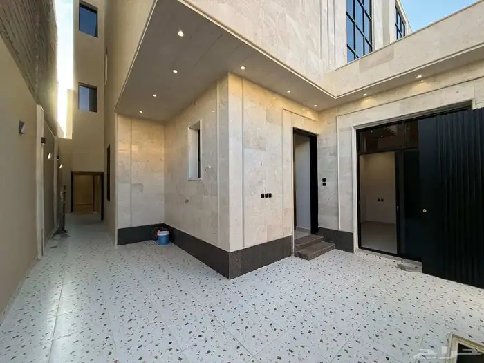 فيلا درج صالة فاخرة مساحة 200 متر مقابل القريه الشعبيه 1