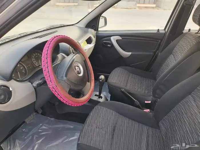 بيع سيارة رينو لوجان اوتوماتيك موديل 2012 4