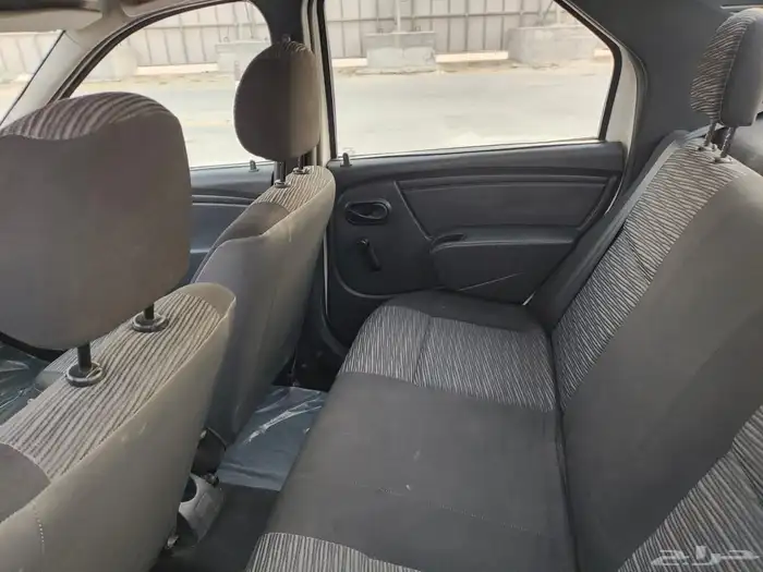 بيع سيارة رينو لوجان اوتوماتيك موديل 2012 7