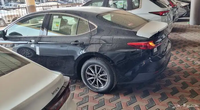 تويوتا كامري 2025بنزينE 4