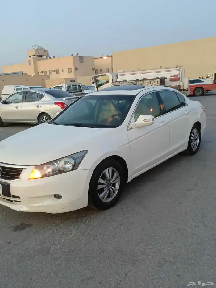 للبيع هوندا اكورد موديل 9 2