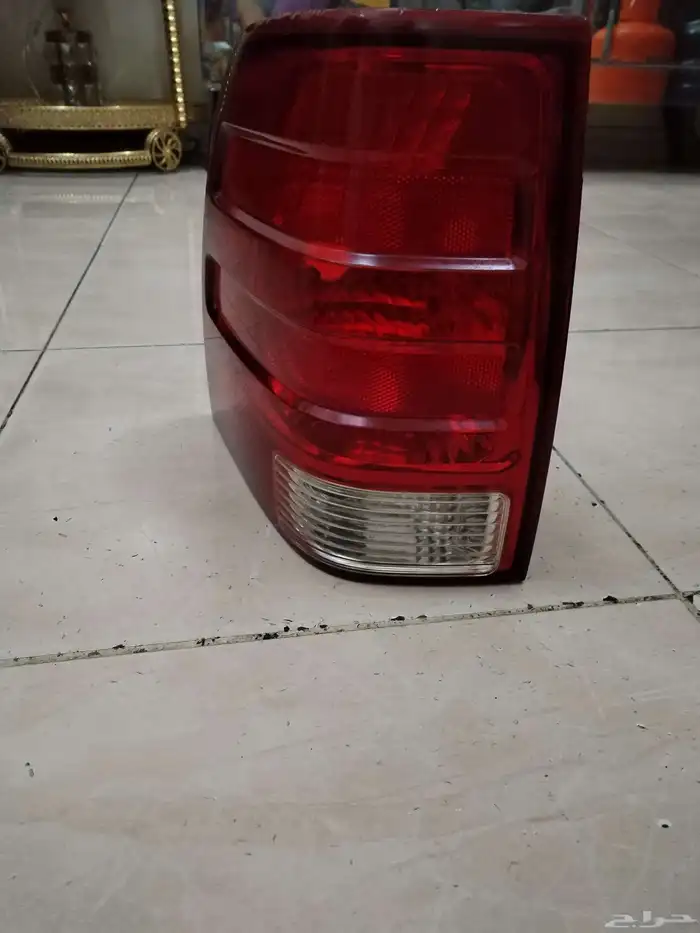 اسطب خلفي سياره فورد اكسبديشن موديل 2004 جهت اليسار اصلي 0