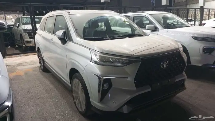 تويوتا فيلوز 2025 GLX فل كامل 3