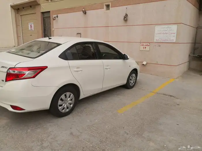 تويوتا يارس 2015 فئة E 4