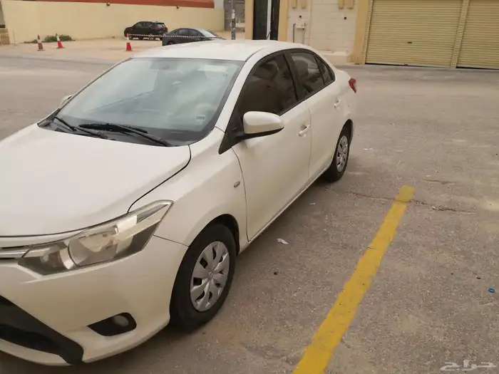 تويوتا يارس 2015 فئة E 6