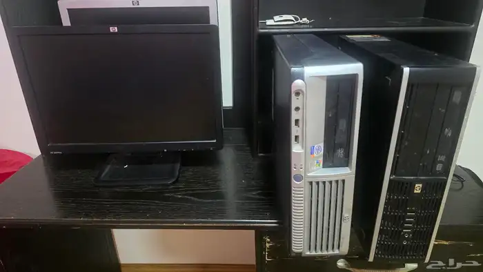 شاشات كمبيوتر مع البوكس 4