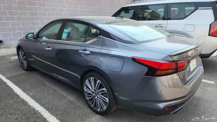 نيسان التيما 2025 SV نص فل 4