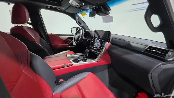 لكزس LX600 Fsport فل 2024 16