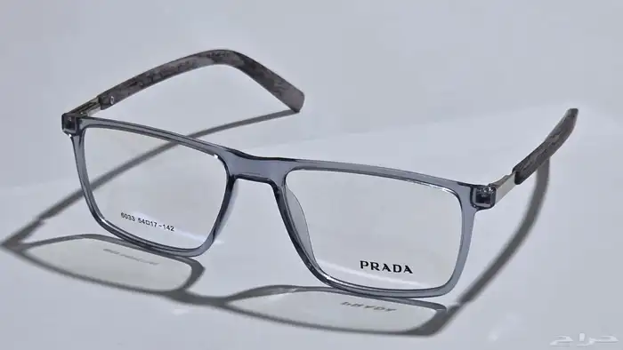 يوجد لدينا عرض مغري جدا للمحلات النظارات يوجد عدد 1000 ايطار 3