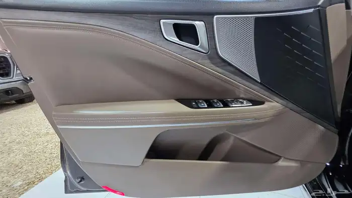 كيا K8 نضيف 2022 19