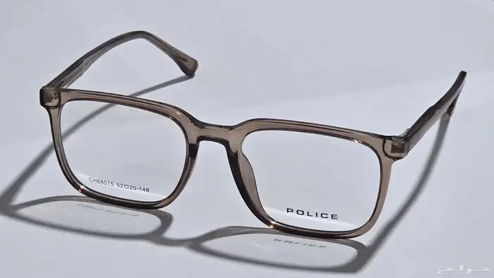 يوجد لدينا عرض مغري جدا للمحلات النظارات يوجد عدد 1000 ايطار 5