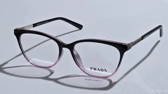 يوجد لدينا عرض مغري جدا للمحلات النظارات يوجد عدد 1000 ايطار 6