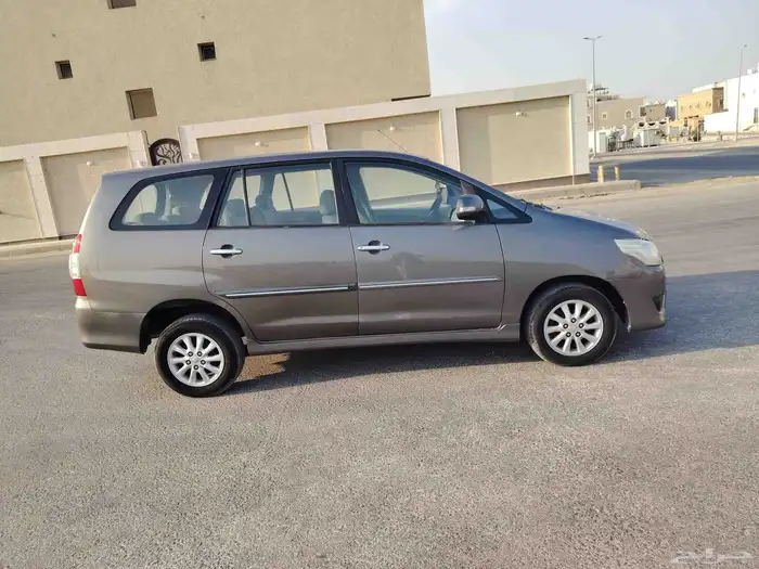 تويوتا انوفا 2013 3