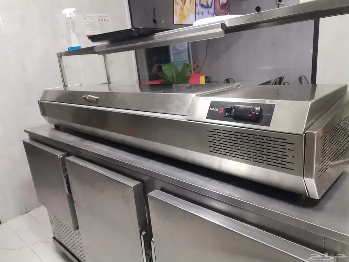 للبيع  سخانه تبريد  مضرب كهربائي  ثقل شاورما  طرحات خبز 6