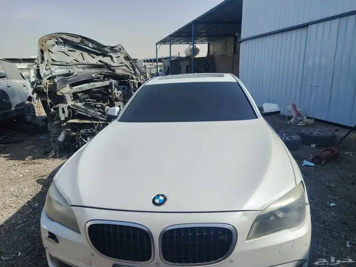 قطع غيار بي ام 750 Li موديل 2012 0