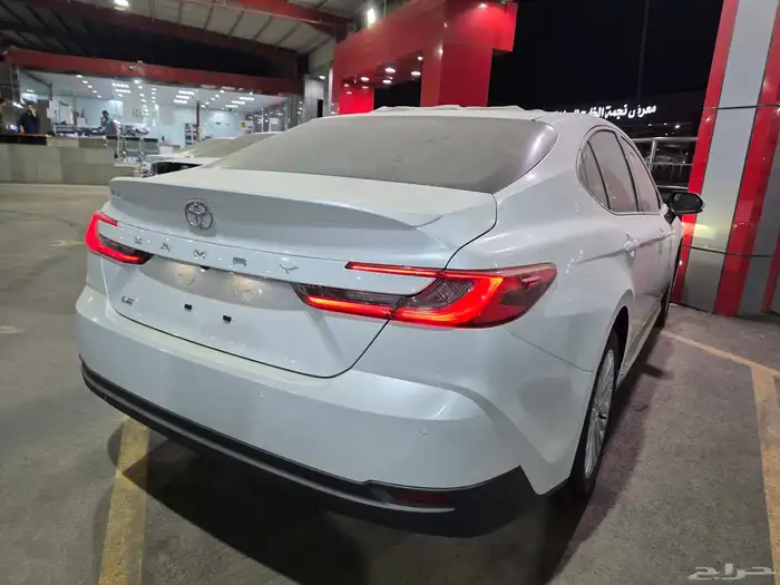 تويوتا كامري ال اي 2025 بنزين 2