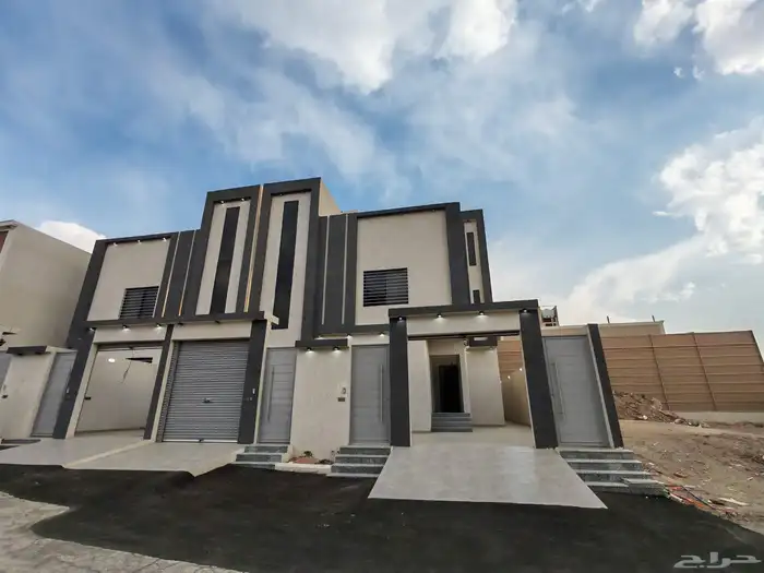 للبيع شقه دور ارضي بحوش واسع بسعر 550 الف شمال الخميس 20