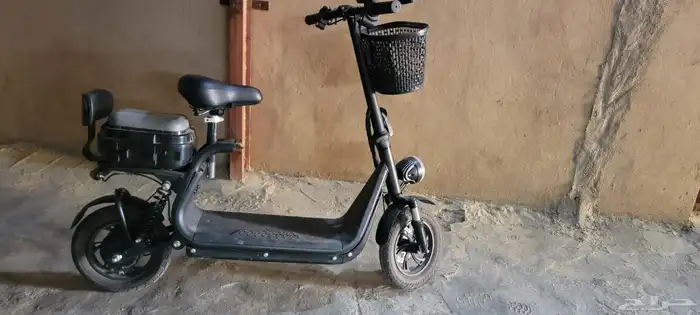 سكوتر للبيع السعر 1200مستخد حاجه بسيط سبب البيع الحاجه 0