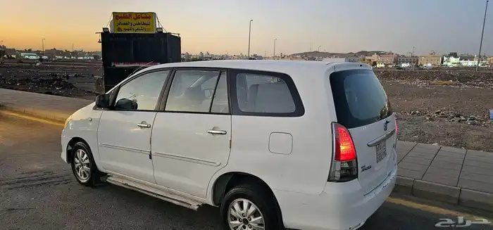 انوفا 2010 للبيع 1