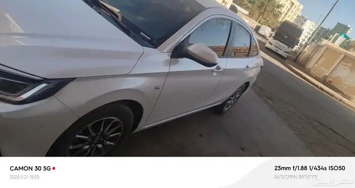Toyota yaris 2023 47000 KM81000 fahs istemara new no acci 1