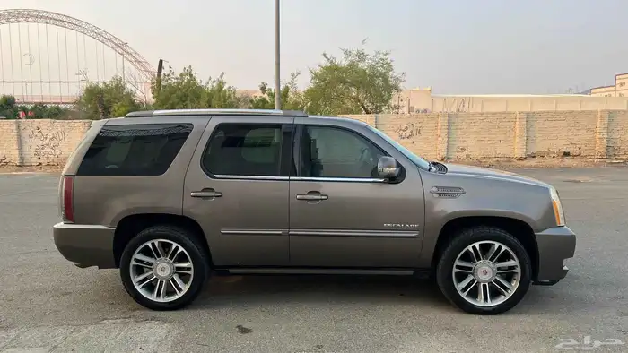 كاديلاك اسكاليد 2013 sport 4