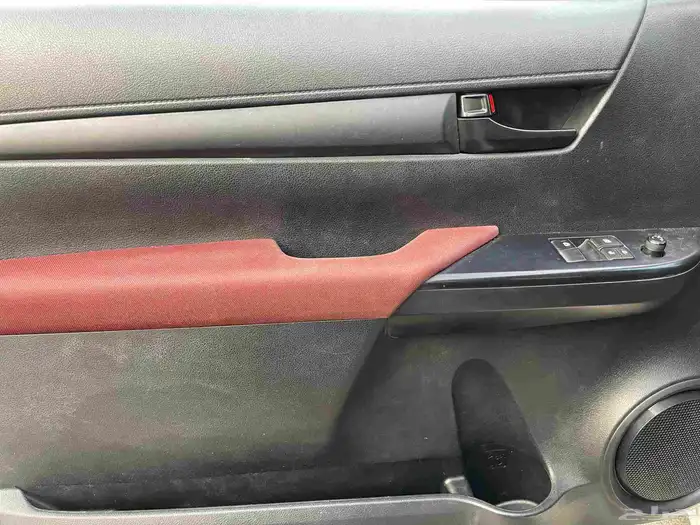 تويوتا هايلوكس 2023 GL سعودي 12