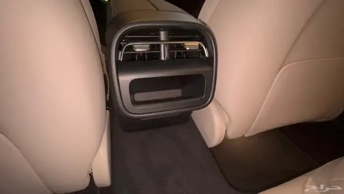 مملوكة لدي العصيمي قيد الشحن مرسيدس E200 2025 10