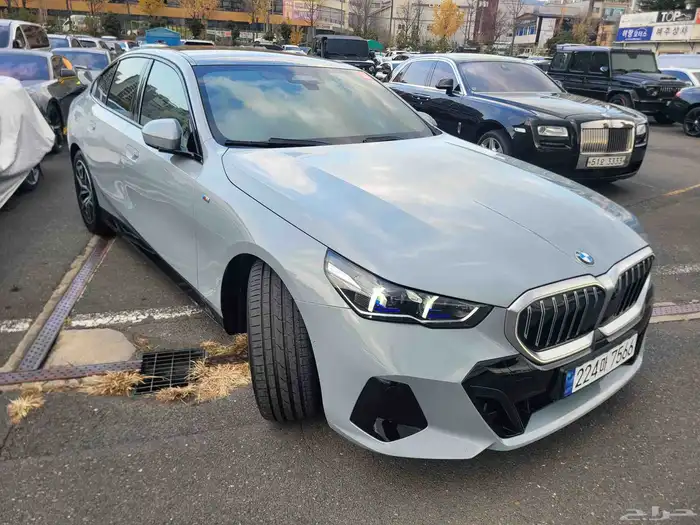 مملوكة لدي العصيمي قيد الشحن BMW520i mkit 2024 2