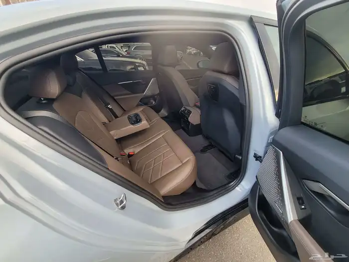 مملوكة لدي العصيمي قيد الشحن BMW520i mkit 2024 8