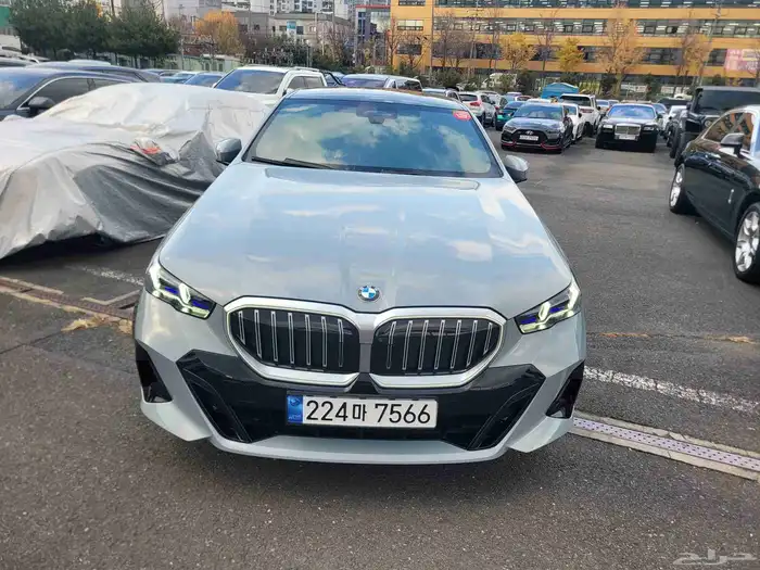 مملوكة لدي العصيمي قيد الشحن BMW520i mkit 2024 3