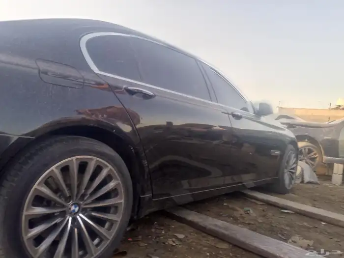 بي ام دبليو تشليح قطع غيار موديل 2012 حجم 740 7