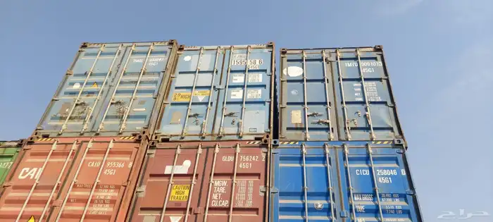 بفضل الله موجود كونتينرات 40 و 20 قدم هاي كيو 500 كونتينر 0