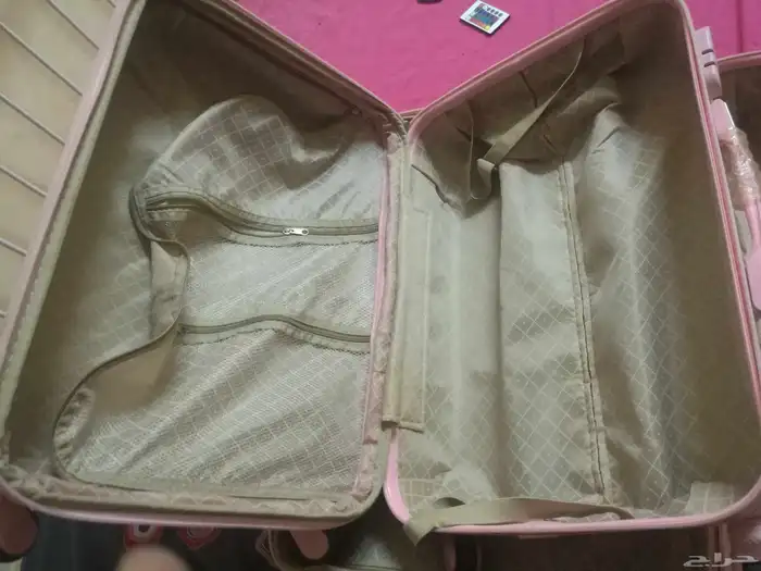 شنطتين سفر اخت الجديده وسط و صغير 0