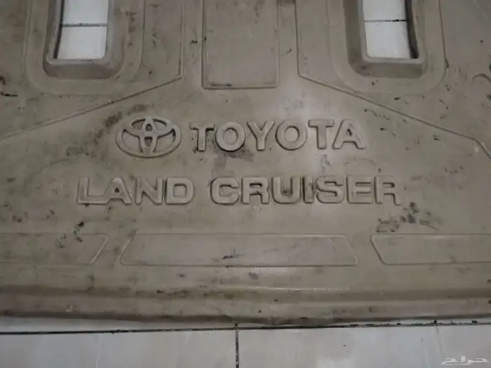 فرشه شنطه سياره لاندكروزر موديل 2014 اصلي مستعمل نظيف 0