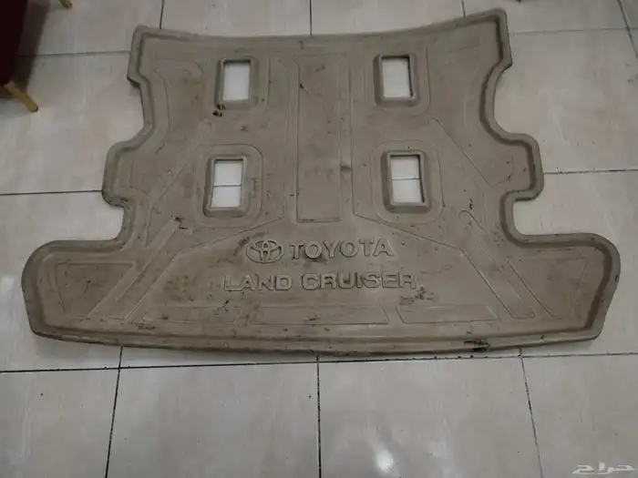 فرشه شنطه سياره لاندكروزر موديل 2014 اصلي مستعمل نظيف 1