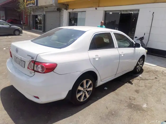 كورولا 2013 جير عادي نضيف 1