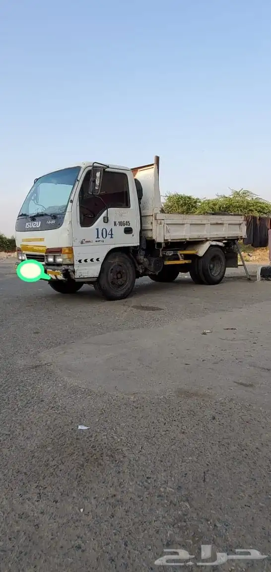للبيع قلاب ايسوزو 3طن موديل 2002 مفحوص والاستماره منتهي 1