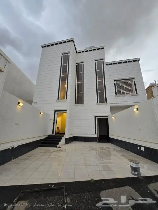 للبيع روف علوي مع ملحق تشطيب راقي خلف مستشفى الألماني 620الف 0