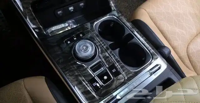 كيا كرنفال بنزين 8