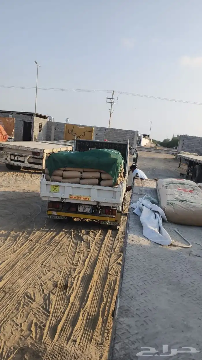 يوجد قلاب لنقل مواد البناء اسمنت بطحه بللك عتب بندوره ومخالف 0