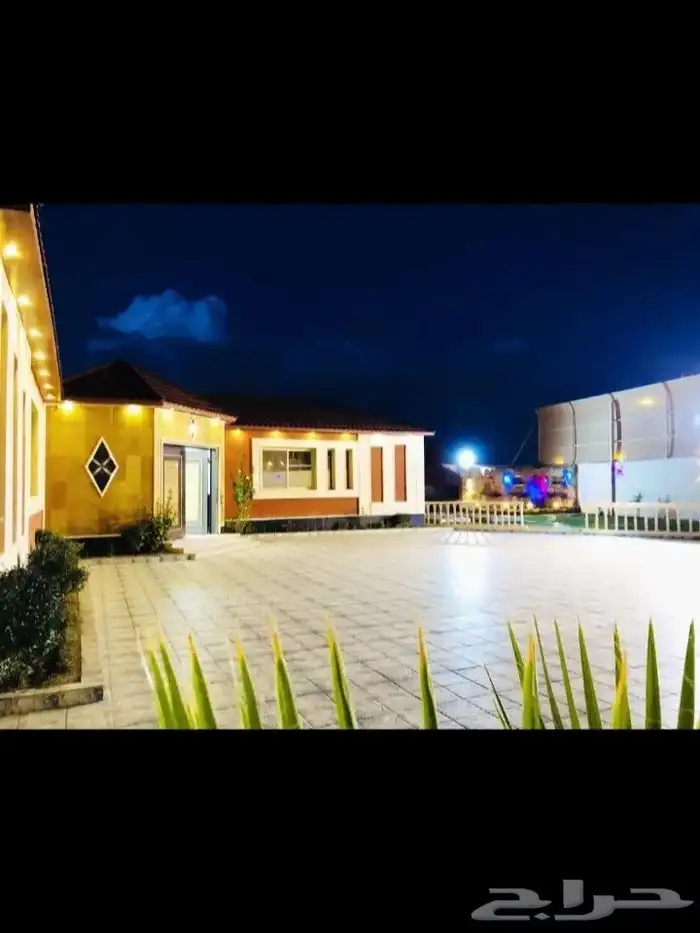 استراحة للبيع او الاستثمار بابها قرب المطار مساحة2000 1