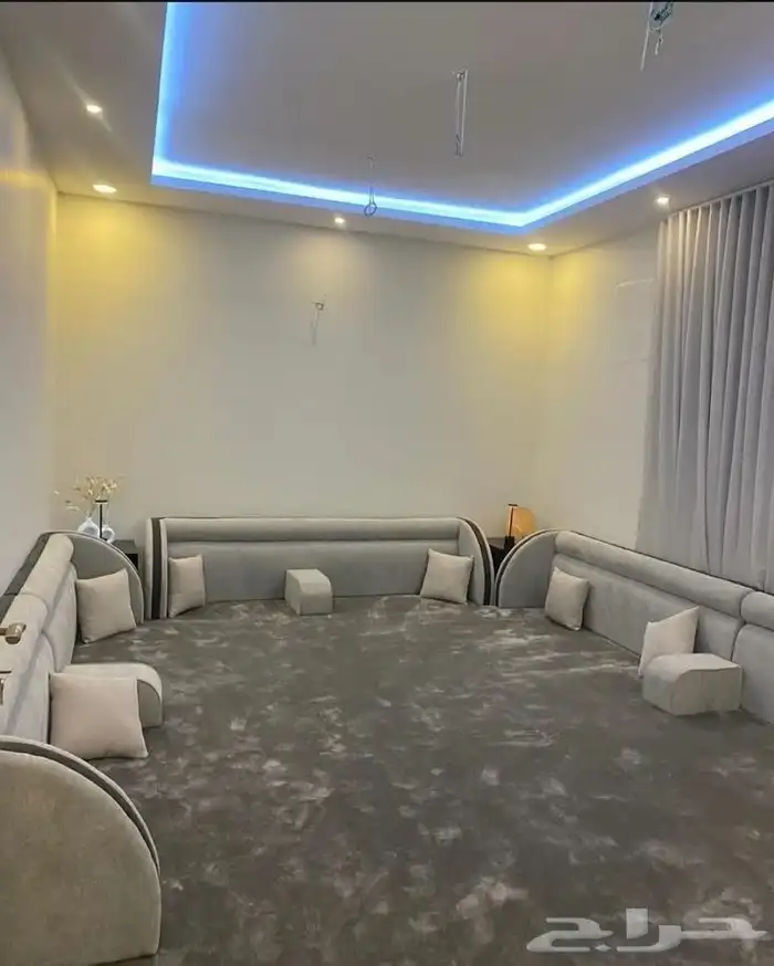 كنبات مودرن ستائر وفي مساند خشب و اسفنج تفصيل و تنجيد 4