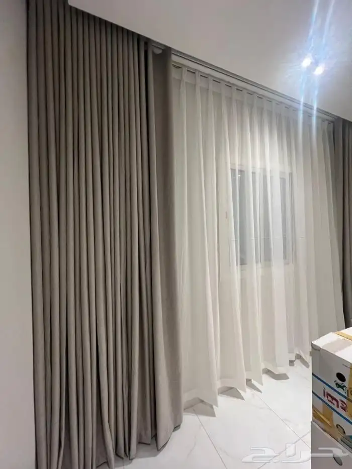 كنبات مودرن ستائر وفي مساند خشب و اسفنج تفصيل و تنجيد 0