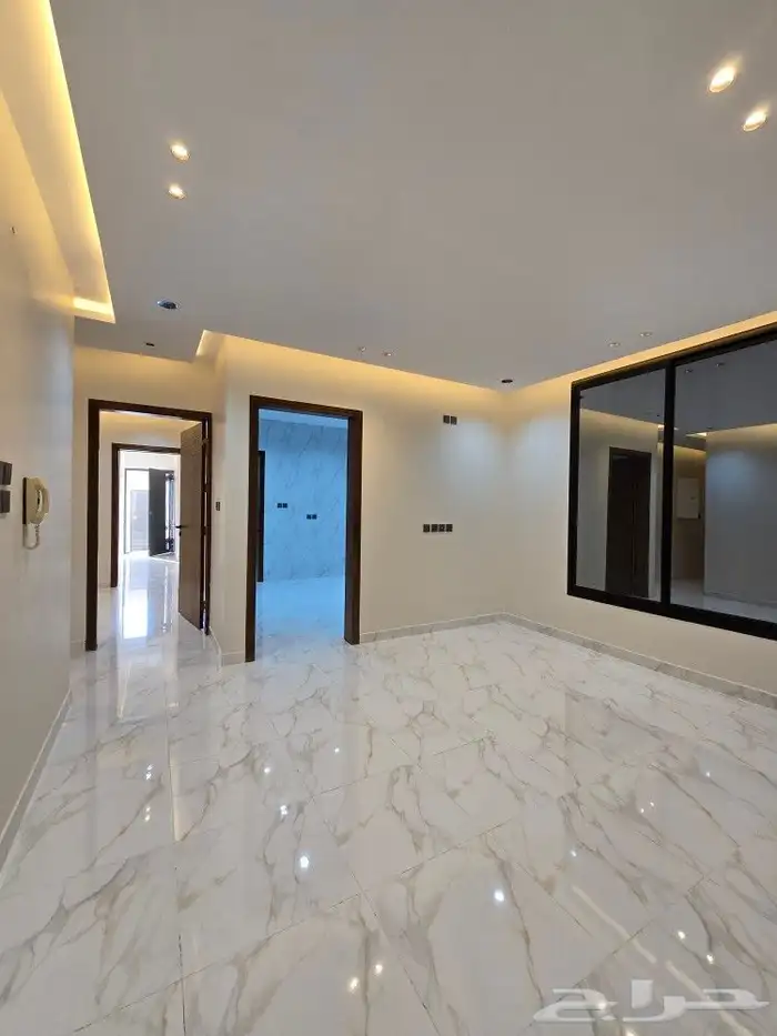 للبيع دور أرضي 6غرف بحوش ومدخل سياره من550 ألف طريق الثمانين 25