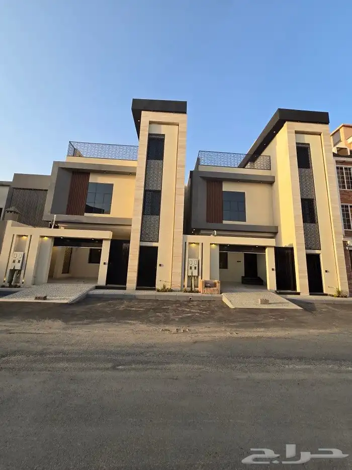 للبيع أدوار ارضيه 6غرفVIPحوش مدخل سياره580ألف مقابل نادي ضمك 1