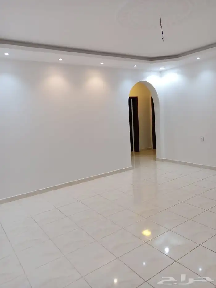 شقة للايجار بالمخطط الشرق 3