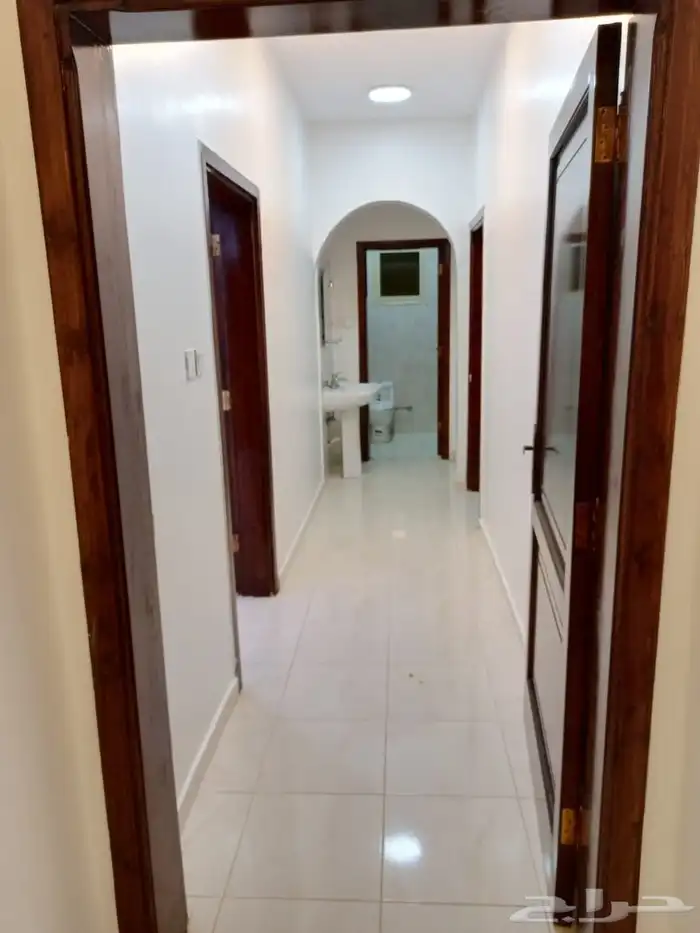 شقة للايجار بالمخطط الشرق 1