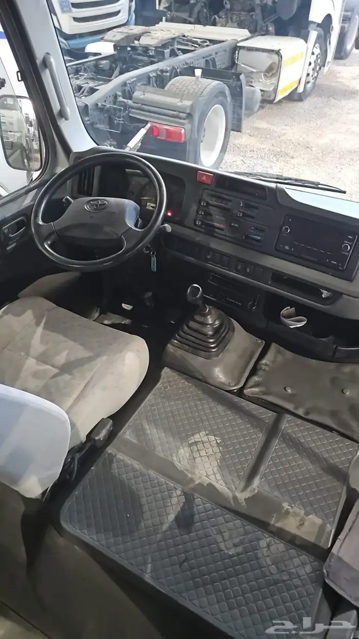 باص تويوتا كوستر موديل 2019 8