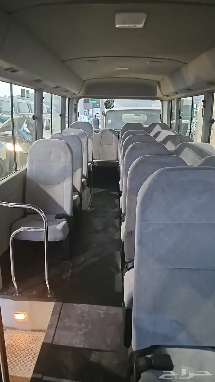 باص تويوتا كوستر موديل 2019 5